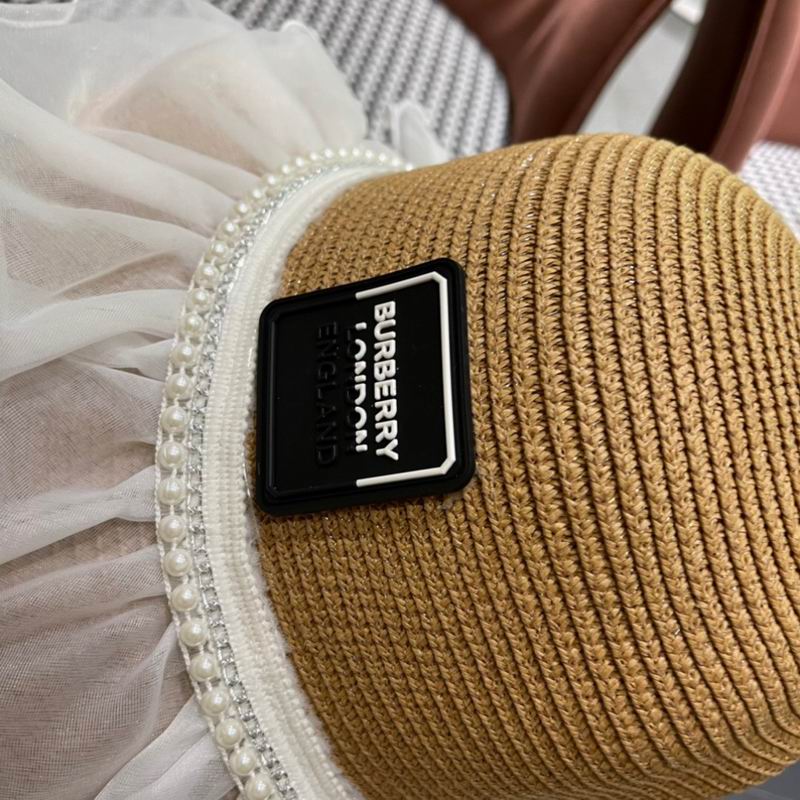 Burberry top hat (2)