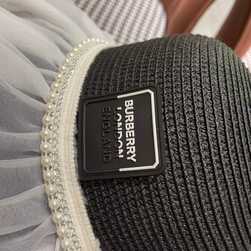 Burberry top hat (22)