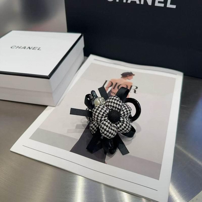Chanel Hair grab clip hh (1)