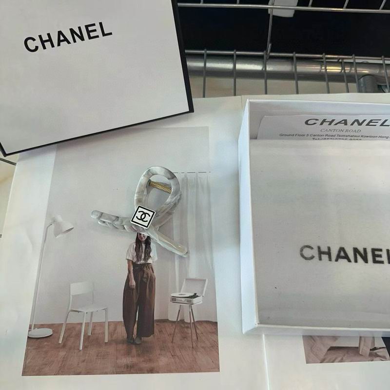 Chanel Hair grab clip hh (84)