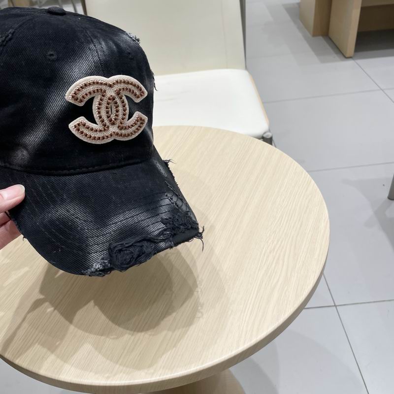 Chanel cap (100)