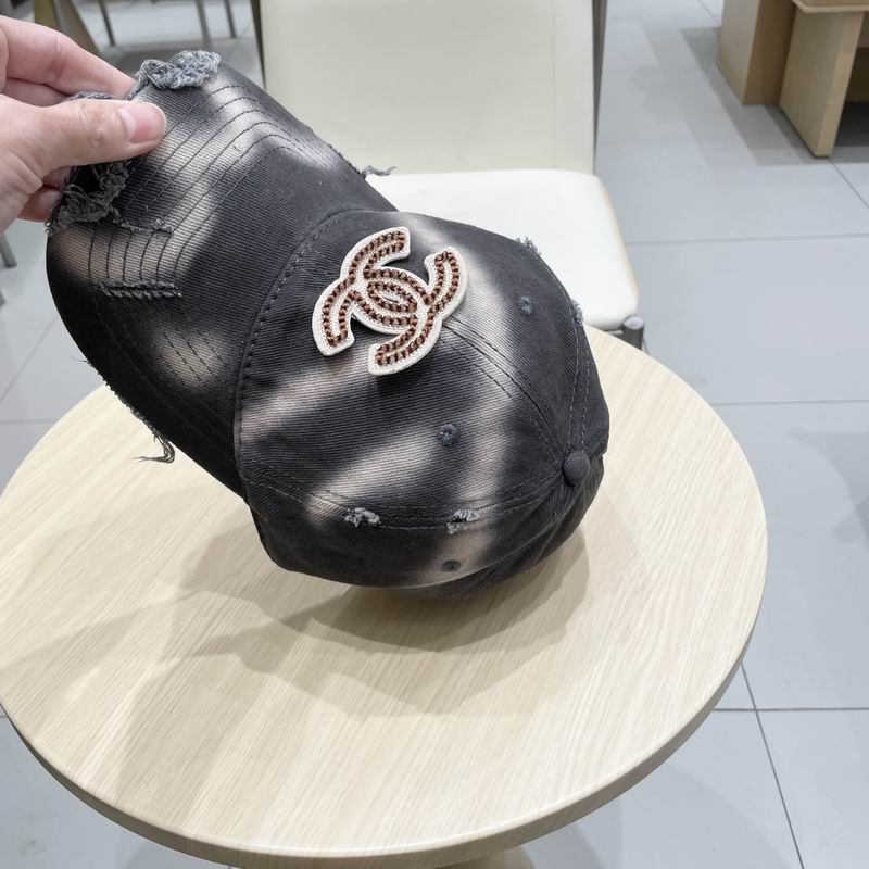 Chanel cap (106)