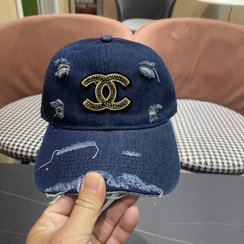 Chanel cap (70)