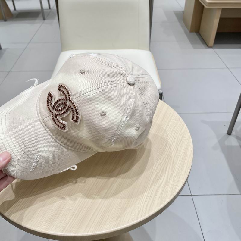 Chanel cap (80)