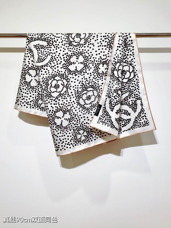 Chanel silk Scarf 90X90cm E19 (14)