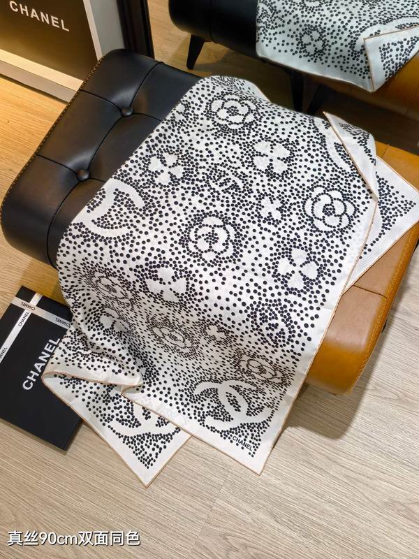 Chanel silk Scarf 90X90cm E19 (17)