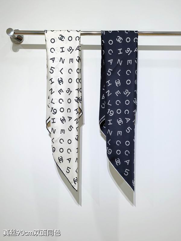 Chanel silk scarf 90X90cm E15 (1)