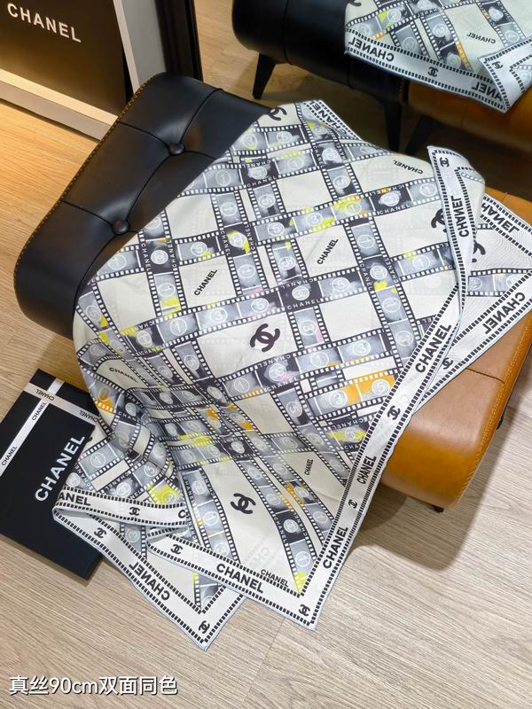 Chanel silk scarf 90X90cm E16 (6)