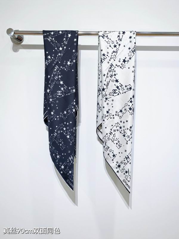 Chanel silk scarf 90X90cm E17 (1)