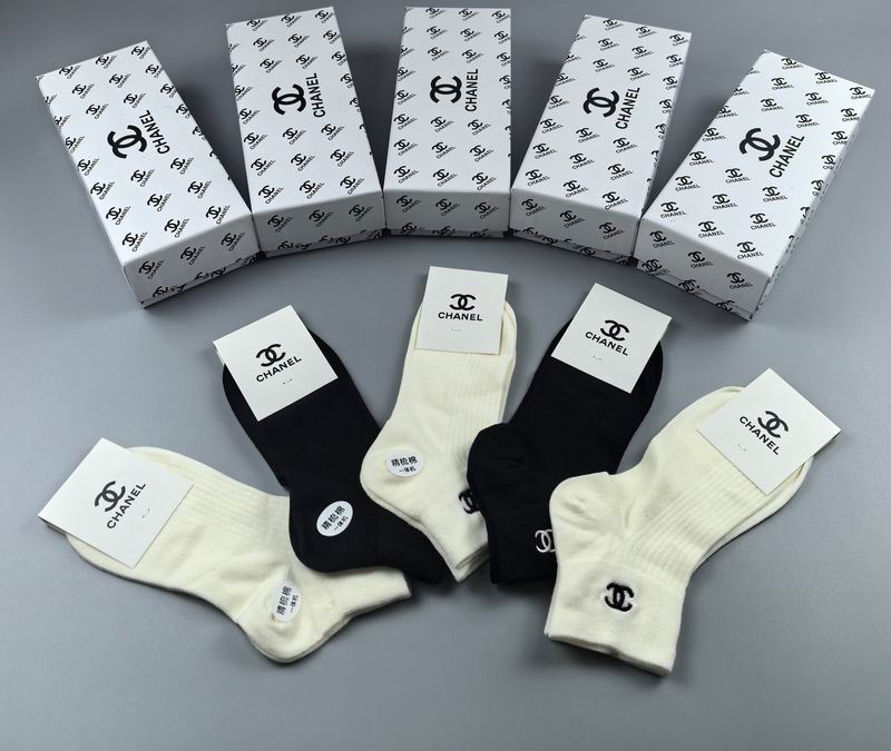 Chanel socks (2)