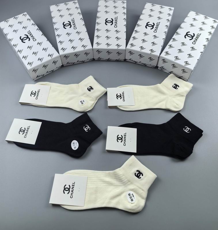 Chanel socks (4)
