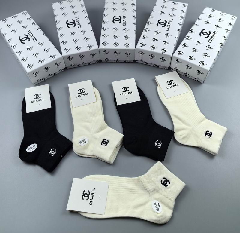 Chanel socks (5)