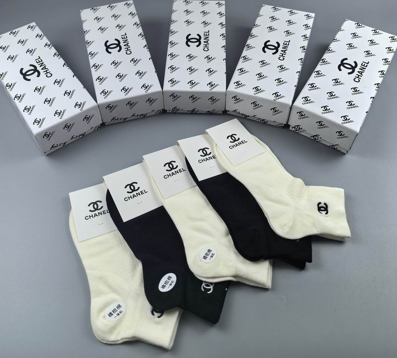 Chanel socks (7)