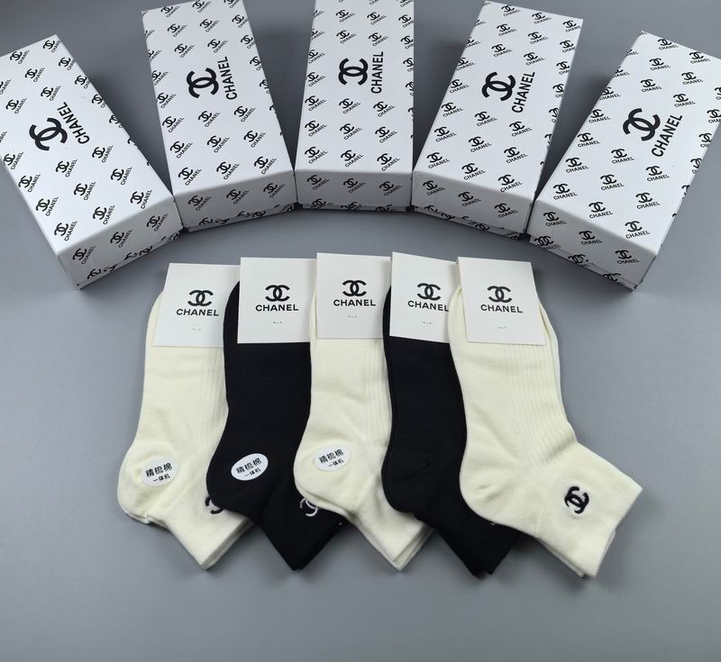 Chanel socks (8)