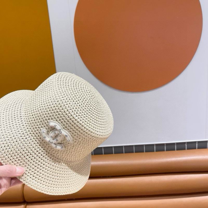 Chanel top hat (212)