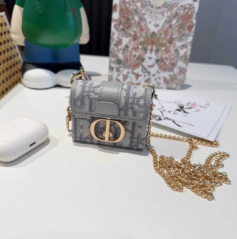 Dior AirPods 7.5X6.5X3cm 01 (11)