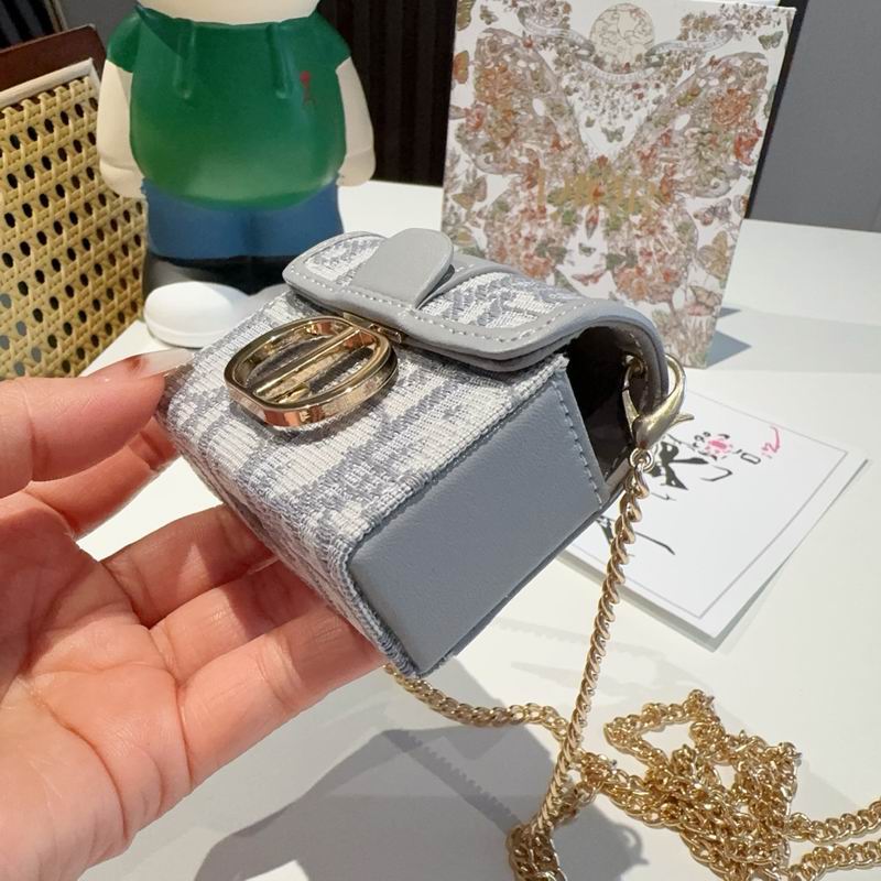 Dior AirPods 7.5X6.5X3cm 01 (17)