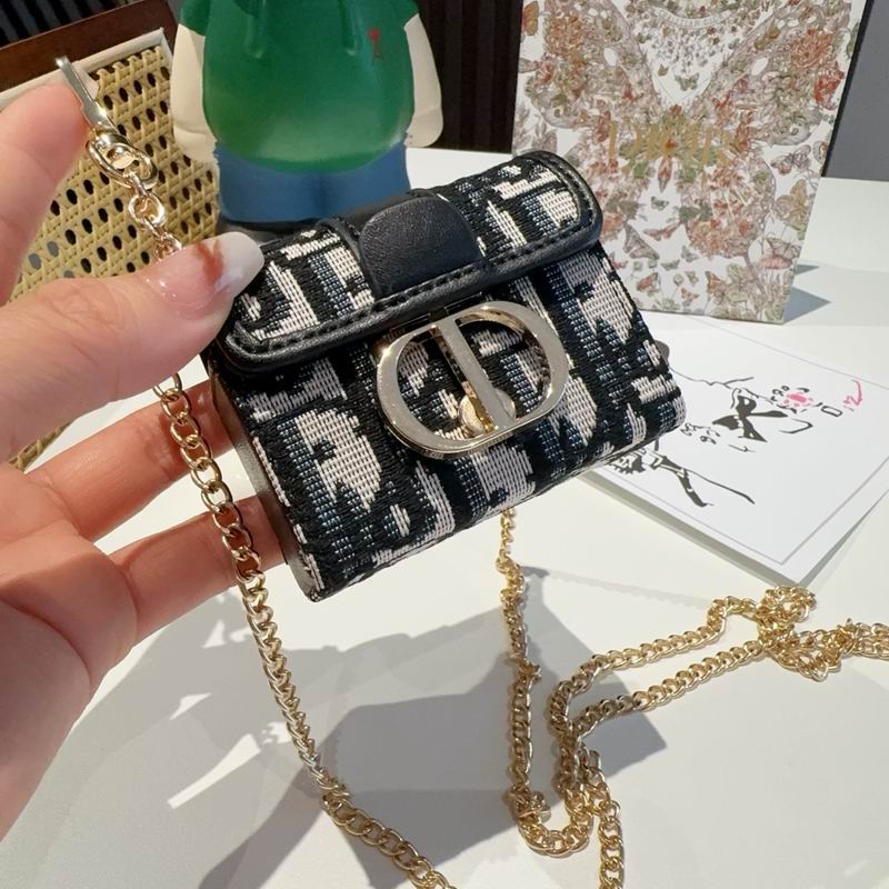 Dior AirPods 7.5X6.5X3cm 01 (2)