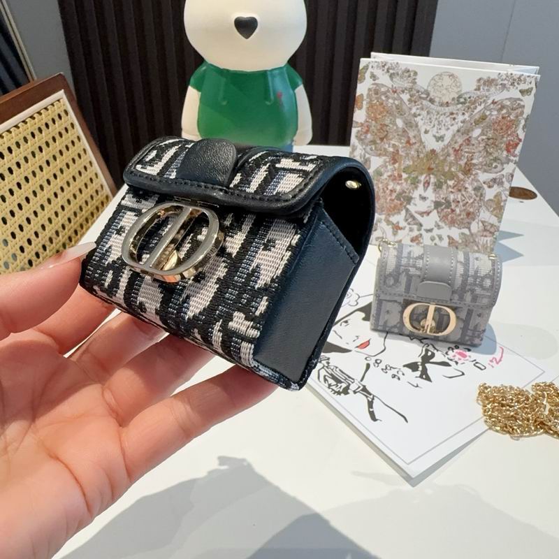 Dior AirPods 7.5X6.5X3cm 01 (8)