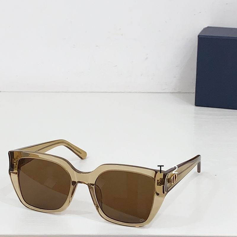 Dior GlowS11 53 20 140 b05