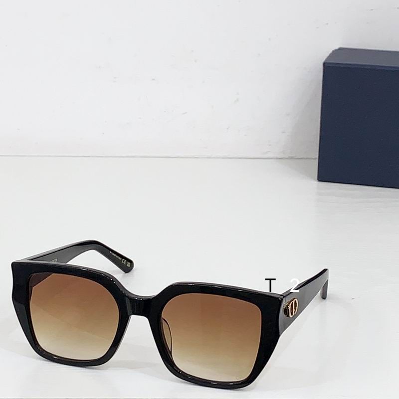 Dior GlowS11 53 20 140 b06