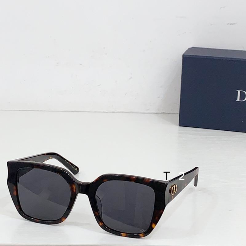 Dior GlowS11 53 20 140 b10
