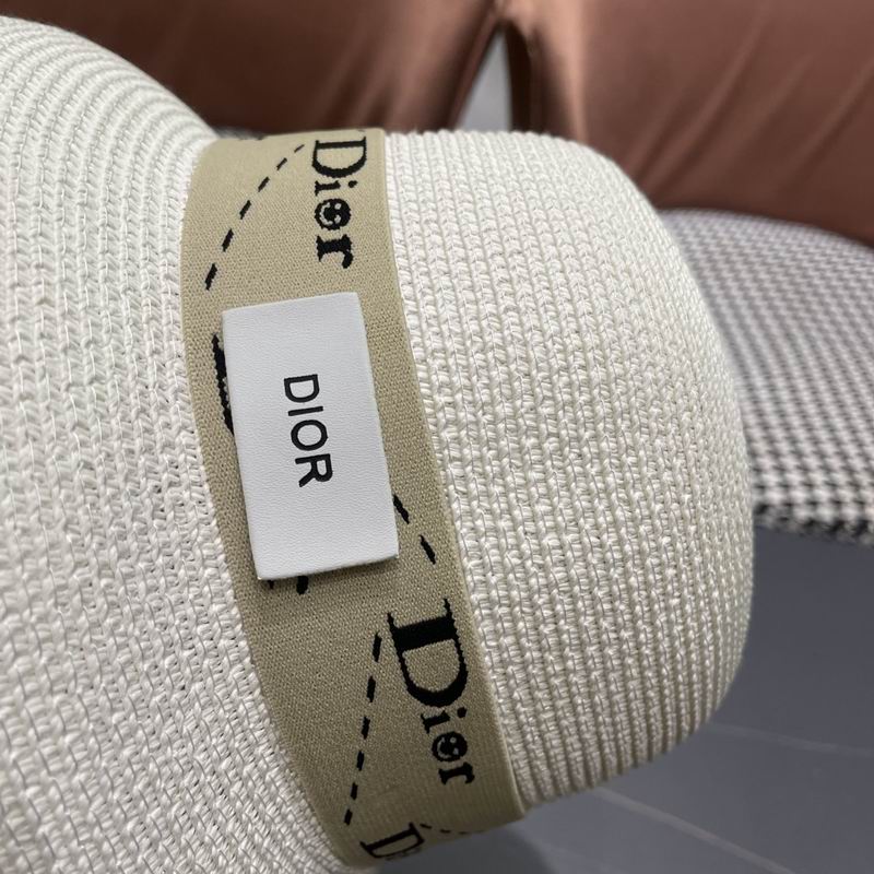 Dior top hat (130)