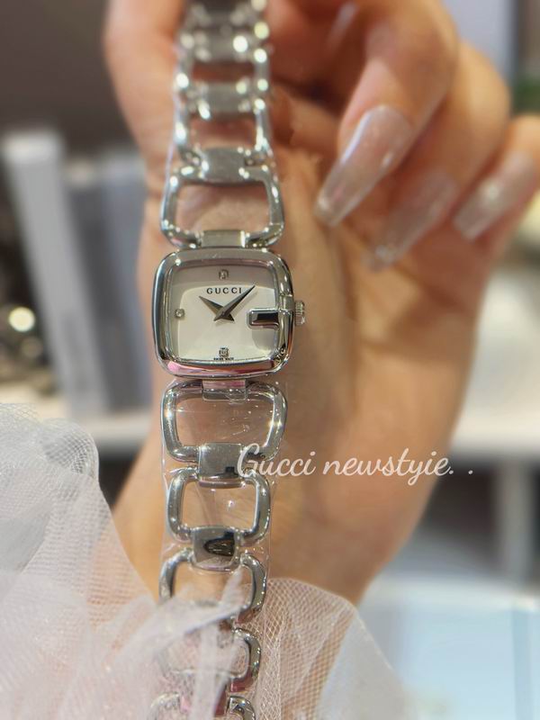 Gucci 24X22.5mm 107 (1)