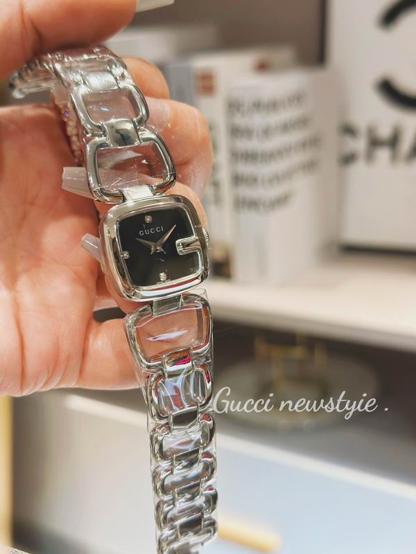 Gucci 24X22.5mm 107 (11)