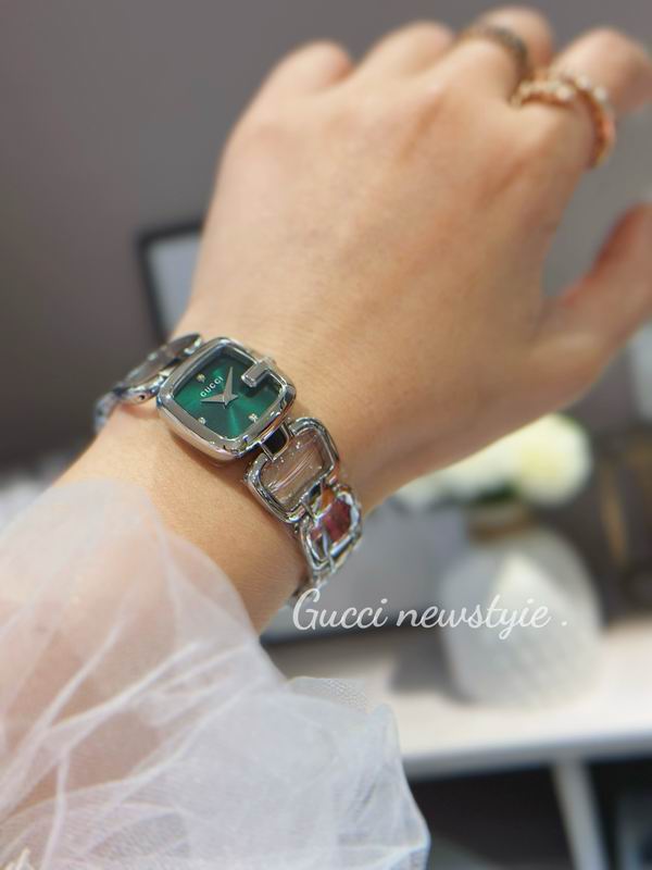 Gucci 24X22.5mm 107 (21)