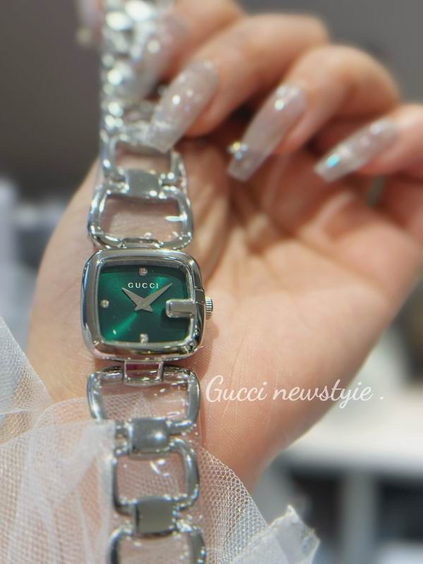 Gucci 24X22.5mm 107 (22)