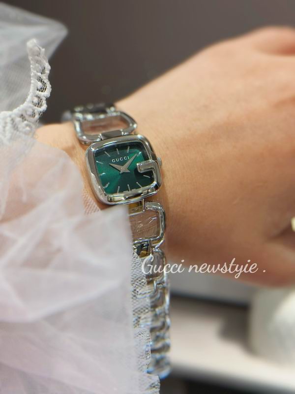 Gucci 24X22.5mm 107 (23)