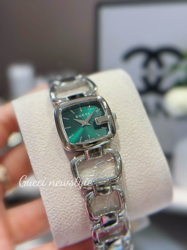Gucci 24X22.5mm 107 (24)