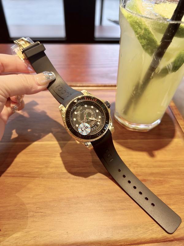 Gucci 40mm 51 (9)