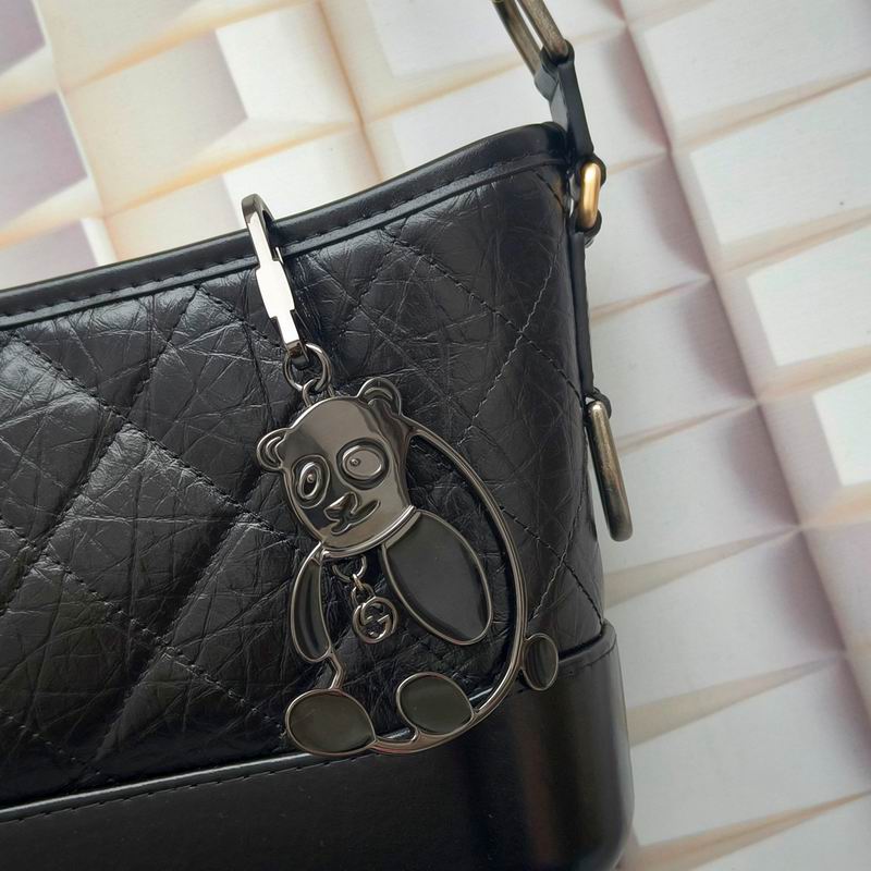Gucci keyring (10)