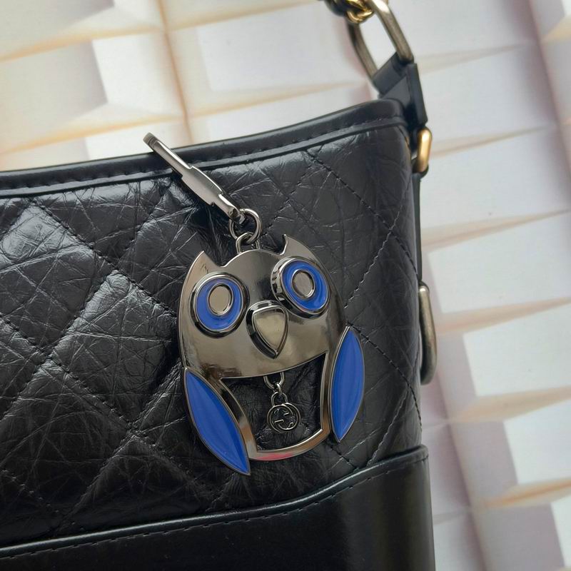 Gucci keyring (19)