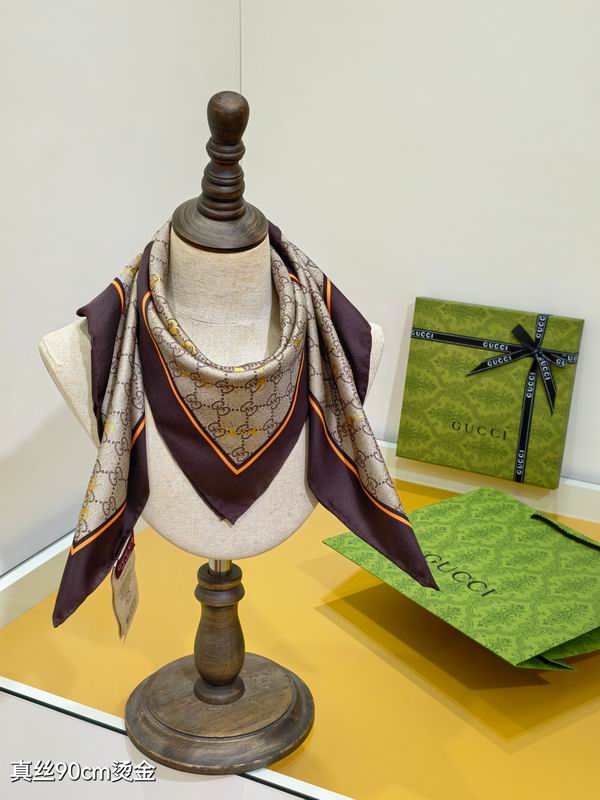 Gucci silk Scarf 90X90cm E14 (10)
