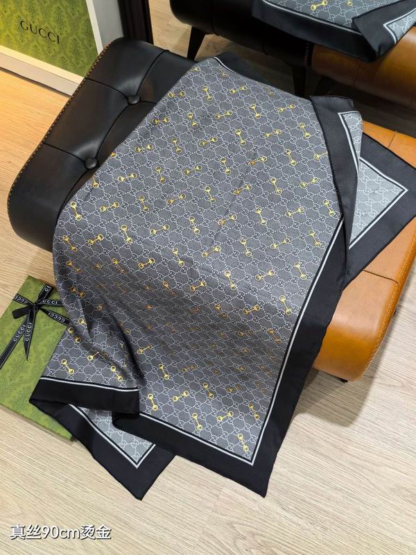 Gucci silk Scarf 90X90cm E14 (14)