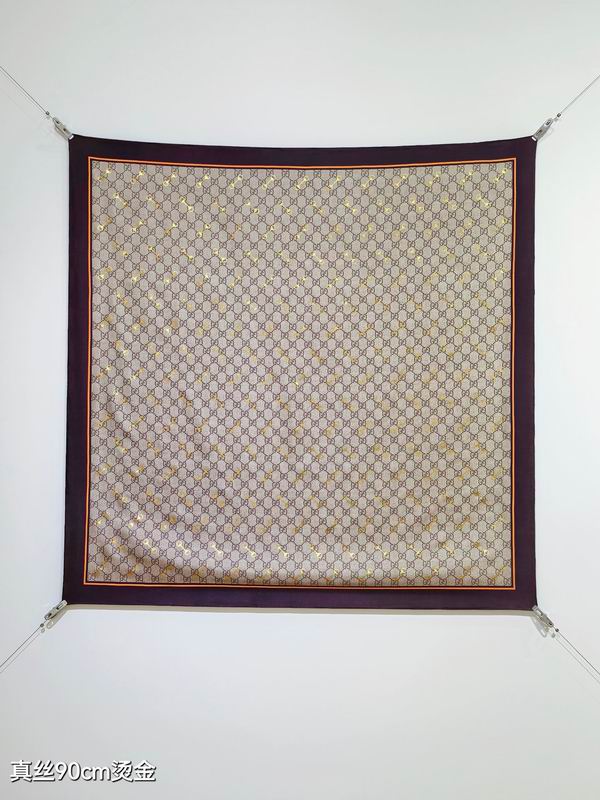 Gucci silk Scarf 90X90cm E14 (3)