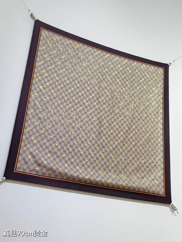 Gucci silk Scarf 90X90cm E14 (4)