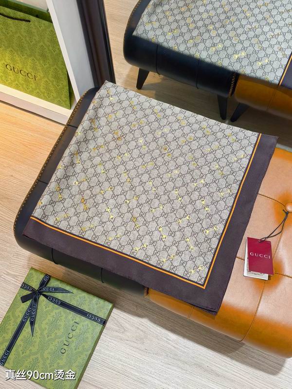 Gucci silk Scarf 90X90cm E14 (5)