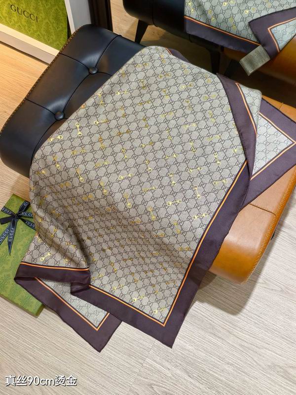 Gucci silk Scarf 90X90cm E14 (6)