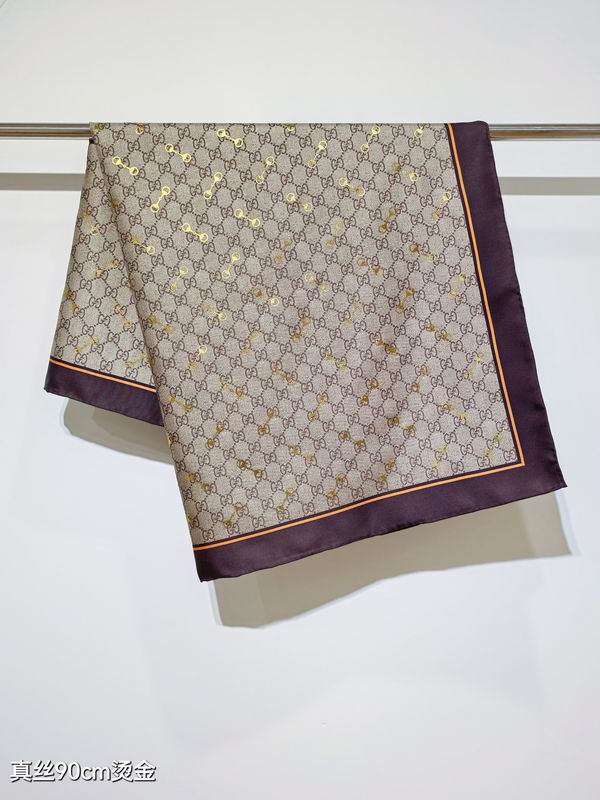 Gucci silk Scarf 90X90cm E14 (9)