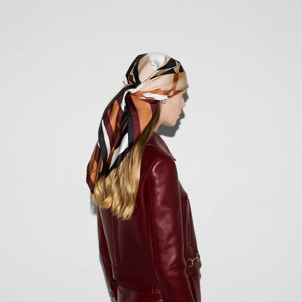 Gucci silk Scarf 90X90cm E20 (10)