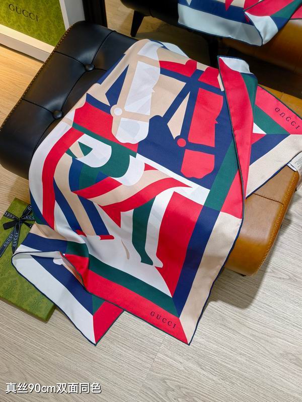Gucci silk Scarf 90X90cm E20 (17)