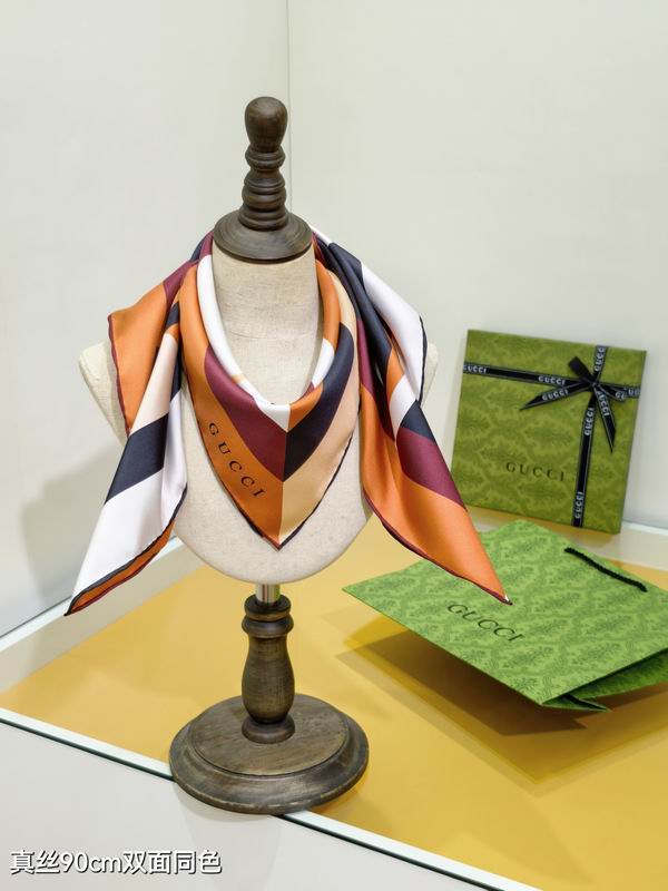 Gucci silk Scarf 90X90cm E20 (3)