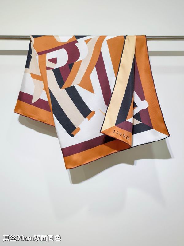 Gucci silk Scarf 90X90cm E20 (4)