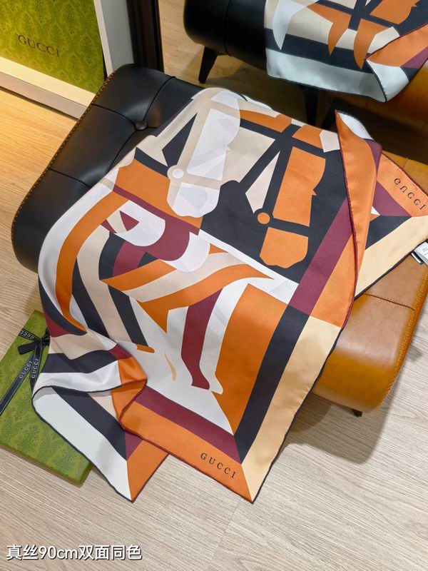 Gucci silk Scarf 90X90cm E20 (7)