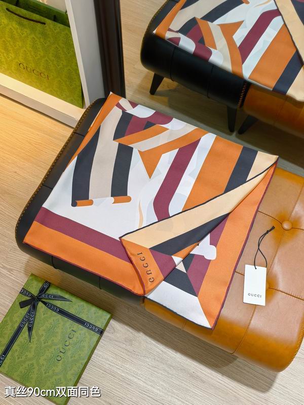 Gucci silk Scarf 90X90cm E20 (8)