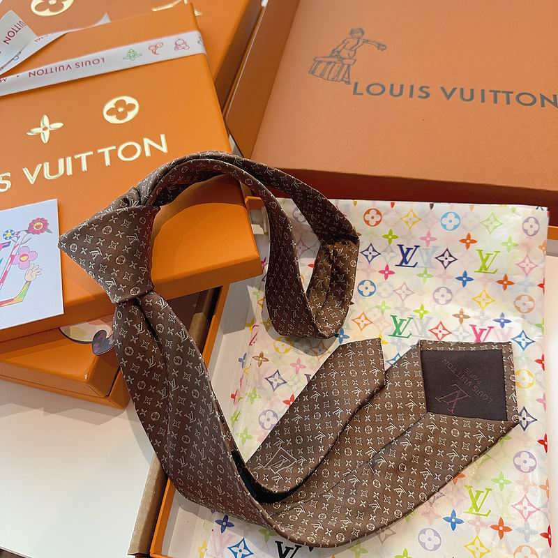 LV Tie hm (157)